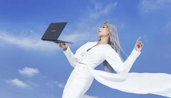 HUAWEI MateBook X Pro แล็ปท็อปพลังแรงเกินต้าน พร้อมอวดความเป็นแฟชั่นนิสต้าตัวแม่ด้วยแอคเซสซอรี่เสริมลุคสุดพรีเมียม