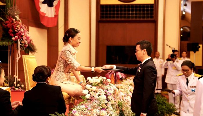 AIS Knowledge Station รับพระราชทานเกียรติบัตร “รางวัลห้องสมุดเฉพาะดีเด่น” ประจำปี 2561 จากสมาคมห้องสมุดแห่งประเทศไทย