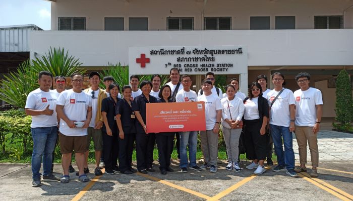 เสียวหมี่ ชวนหมี่แฟนและสื่อมวลชน มอบเงินบริจาคให้สภากาชาดไทย เยียวยาช่วงน้ำลด พร้อมลงพื้นที่เป็นอาสาช่วยพี่น้องชาวอุบลฯ