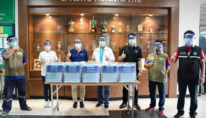 กลุ่มพนักงาน TCC Technology Group จัดโครงการ “น้อยนิด มหาศาล”  ระดมทุนจัดซื้ออุปกรณ์ป้องกันโควิด -19 ส่งมอบพนักงานเก็บขยะและอปพร.ฯ
