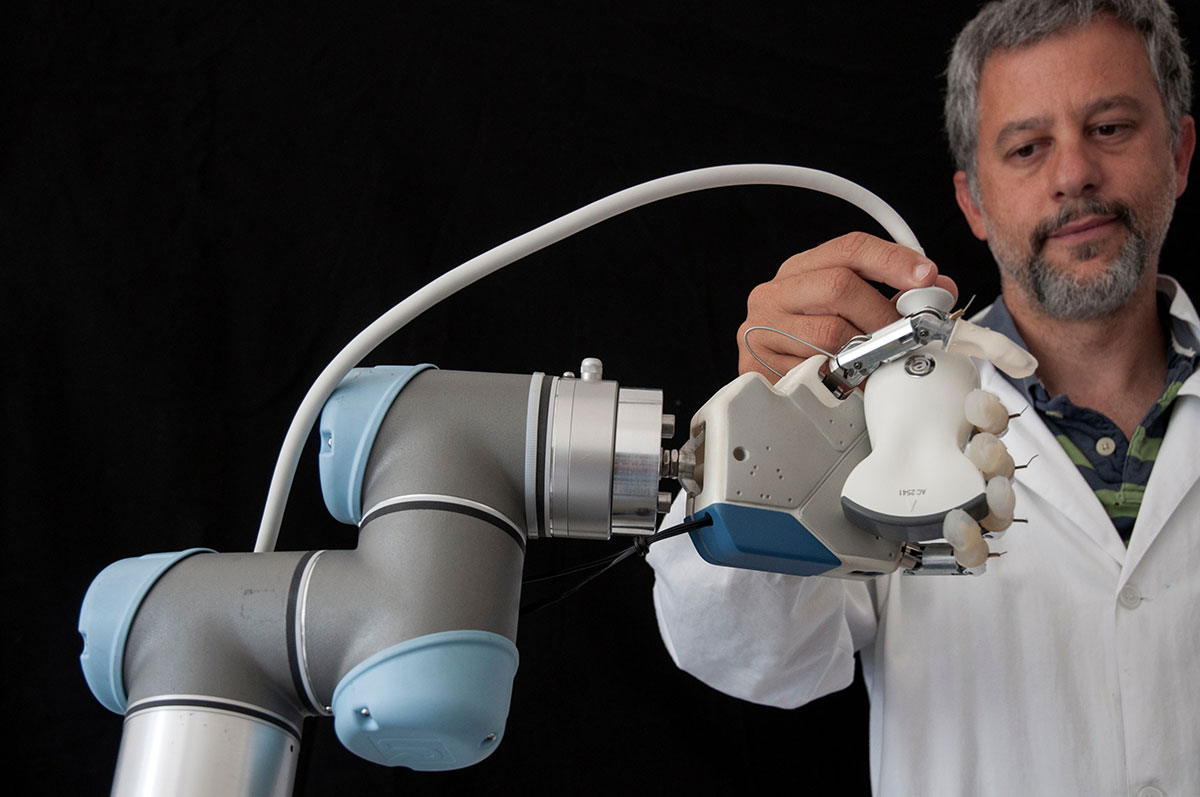 Cobot เลียนแบบท่าทางเหมือนลูกสุนัข เพื่อสื่อสารกับมนุษย์ได้ดีขึ้น