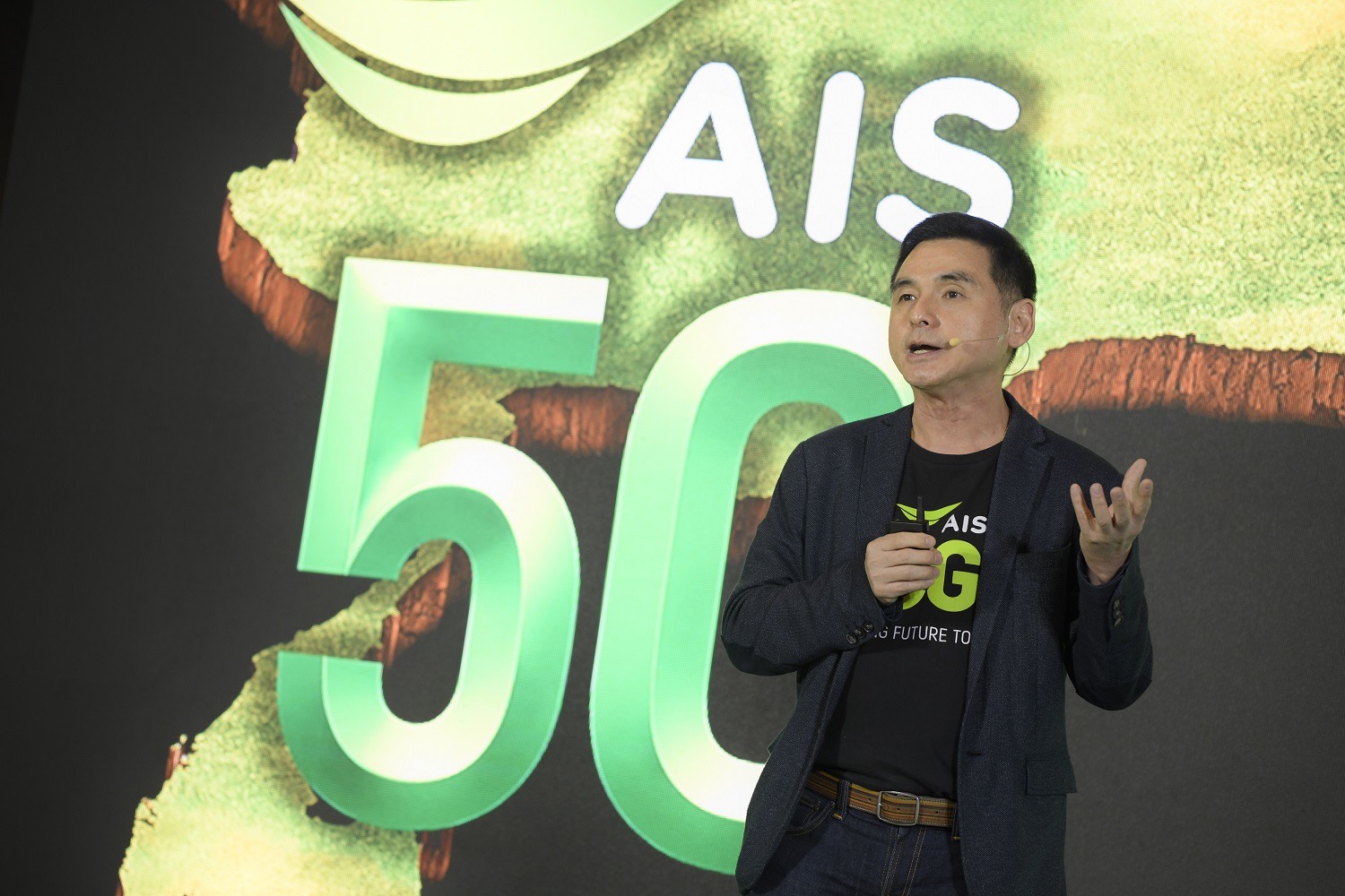 เอไอเอส ประกาศ 5G ครอบคลุมสูงสุด พร้อมเปิดตัวโครงข่าย Pure broadband ไฟเบอร์อัจฉริยะรายแรกรายเดียว รับมือทุกความท้าทายปี ‘65 ก้าวสู่ Cognitive Telco