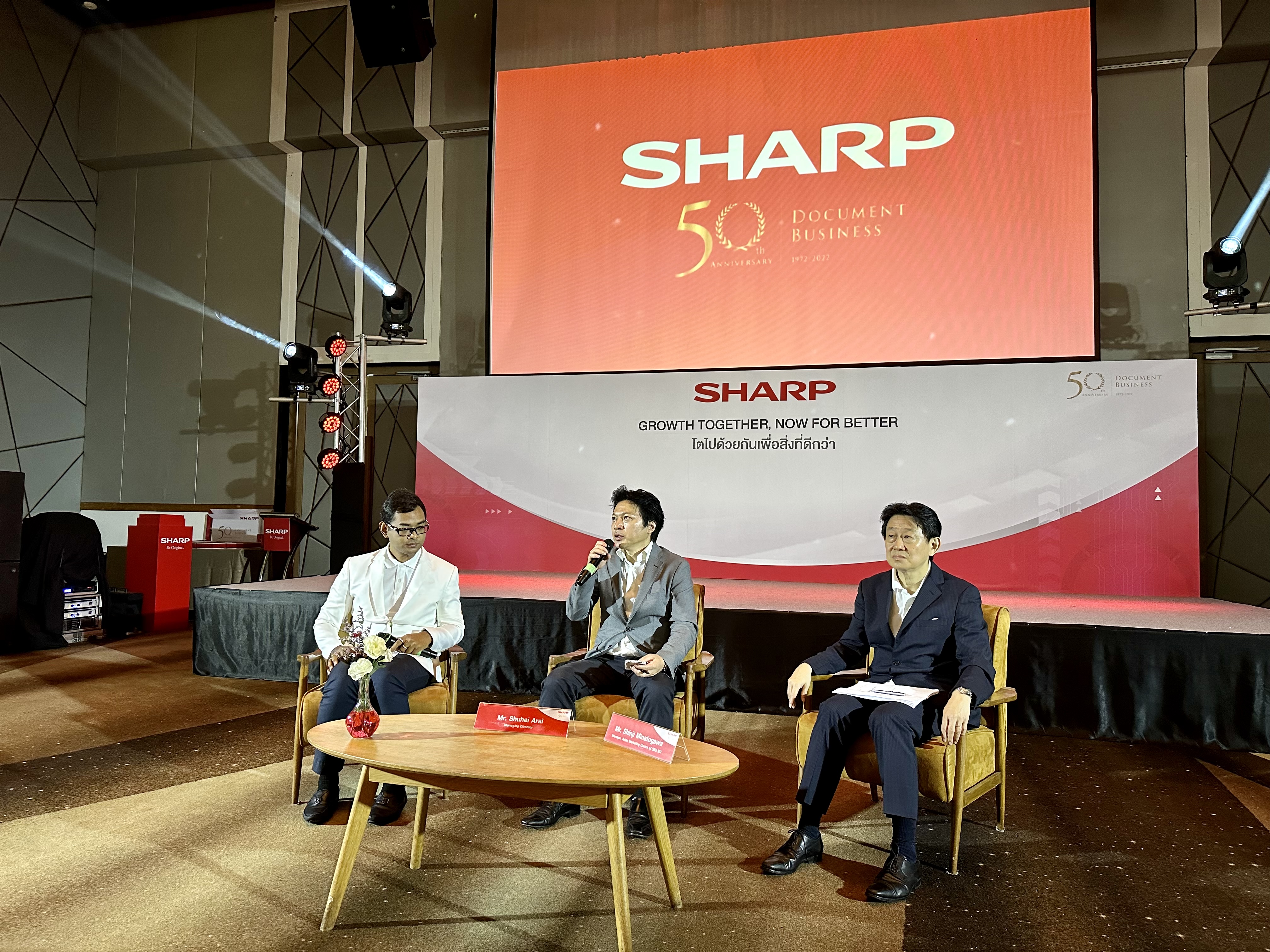 ชาร์ป SHARP ฉลองครบรอบ 50 ปี เปิดตัวผู้บริหารคนใหม่ เพื่อปรับกลยุทธ์หวังเพิ่มส่วนแบ่งทางการตลาดเพิ่ม 10% ส่งผลิตภัณฑ์เทคโนโลยีสุดล้ำกว่า 20 รุ่น 